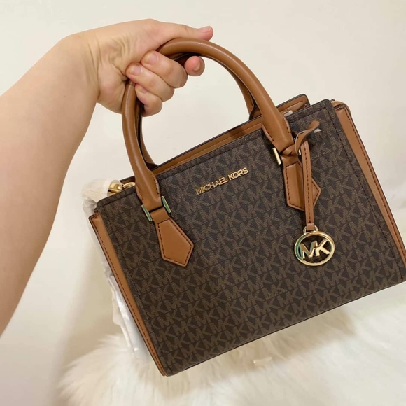 MICHAEL KORS SATCHEL - Picture 2 of 4